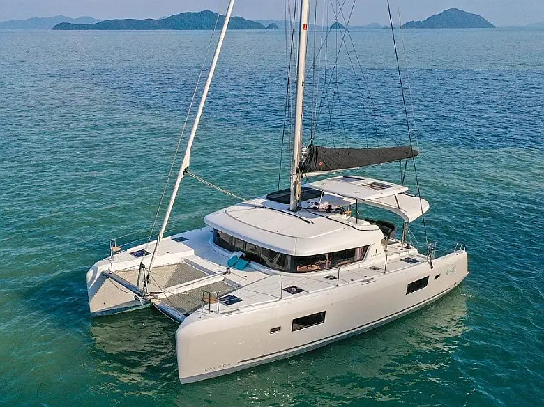 Lagoon 42