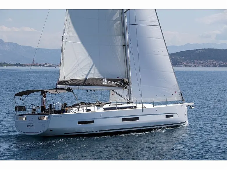 Dufour 530