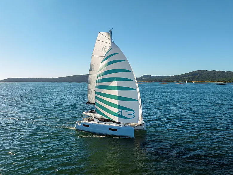 Lagoon 43 (6 cab.)